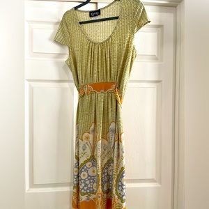 NWOT Cute Spring / Summer Dress lightweight with pleated neck & tie waste